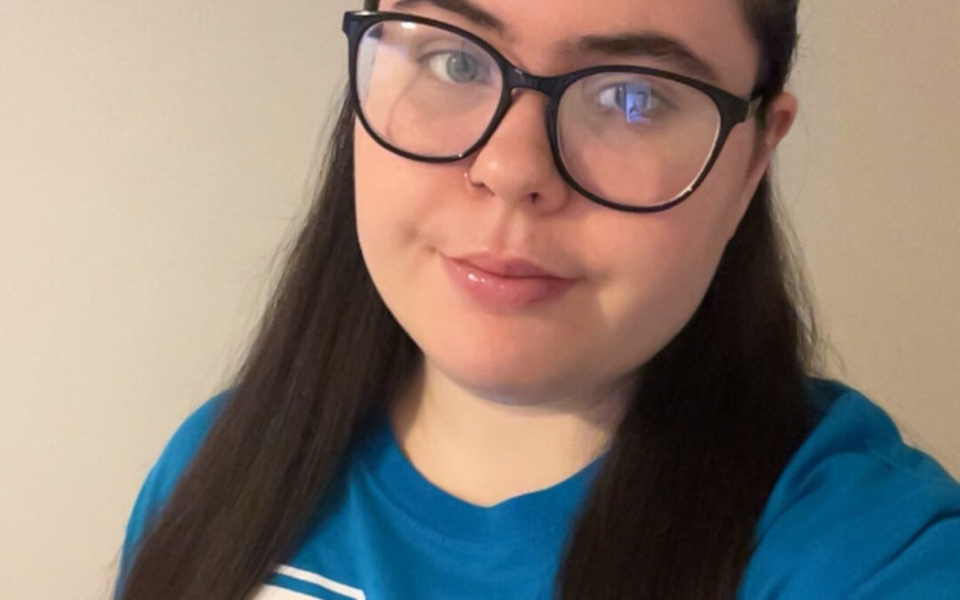 Chloe Gold  – Coach