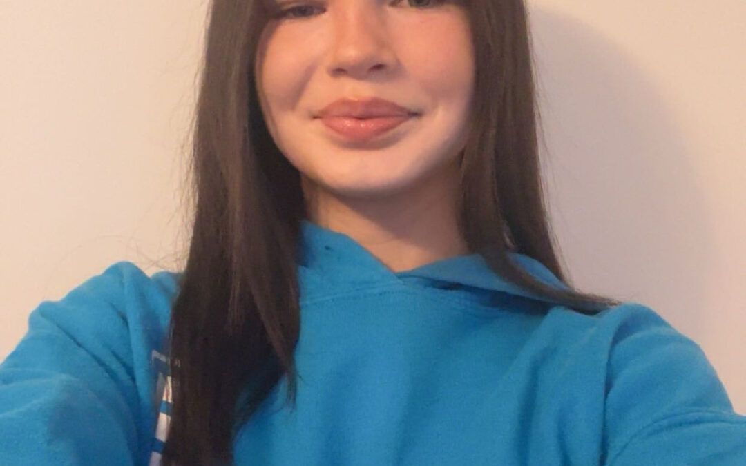 Lola Hargreaves – Coach