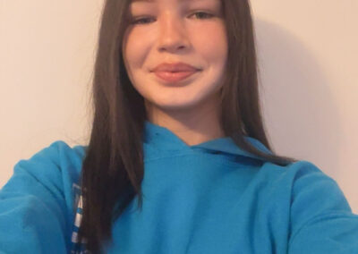 Lola Hargreaves – Coach